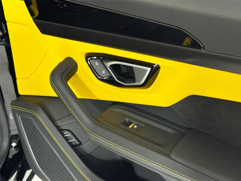 2024 Lamborghini Urus S