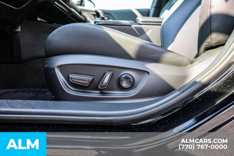 2025 Toyota Prius XLE