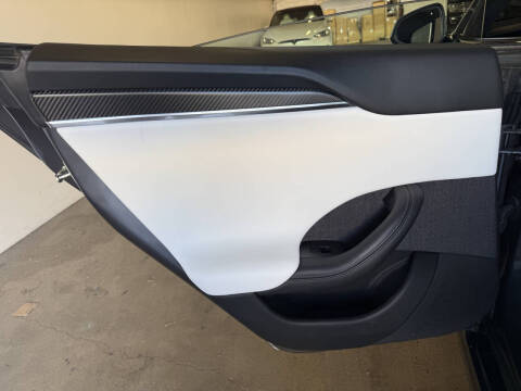 2022 Tesla Model S Plaid