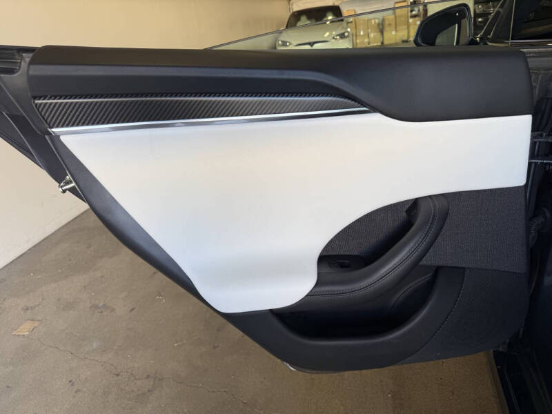 2022 Tesla Model S Plaid
