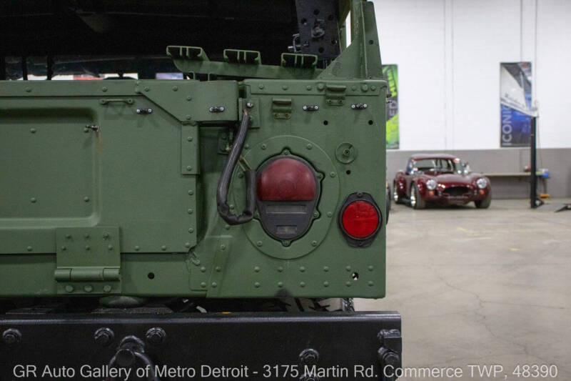 2001 AM General Hummer