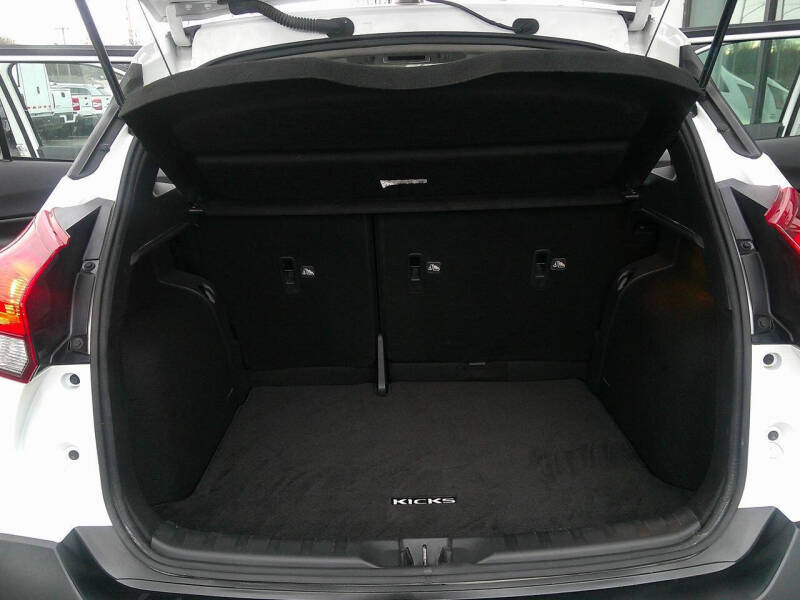 2019 Nissan Kicks SR