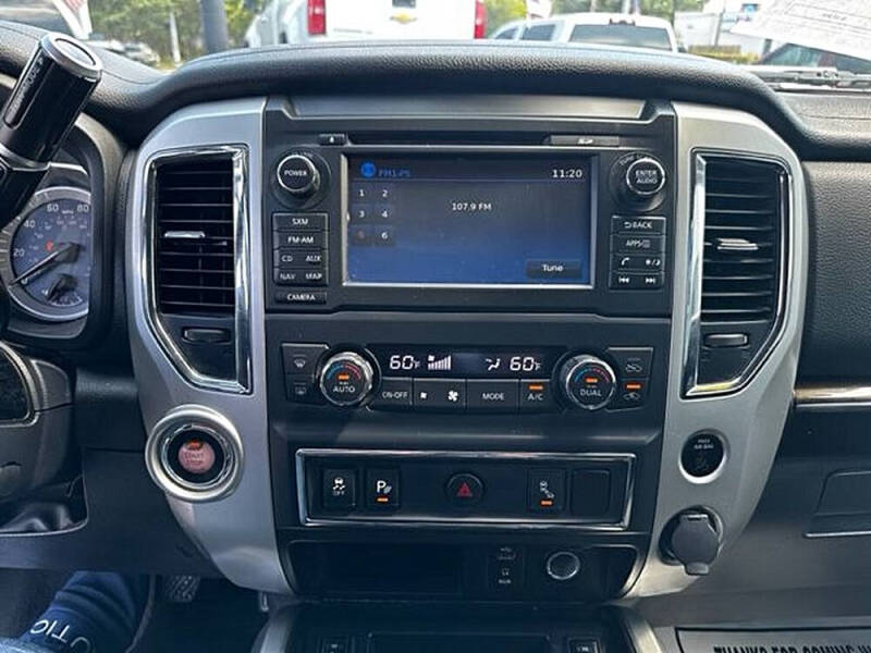 2017 Nissan Titan SV