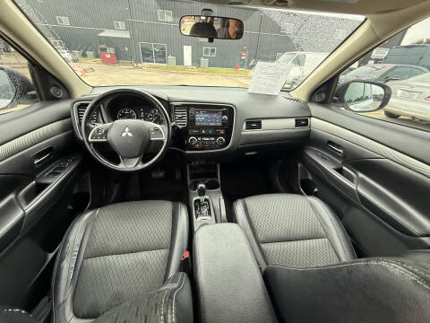 2015 Mitsubishi Outlander SE