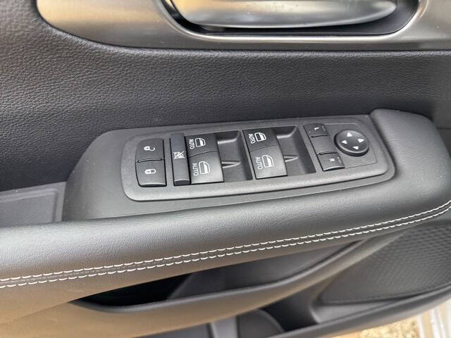 2026 Chrysler Voyager LX