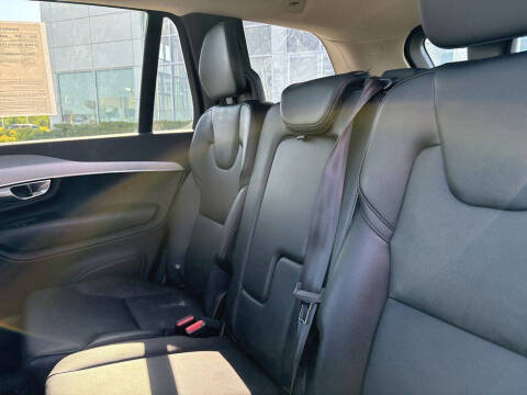 2023 Volvo XC90 B5 Core