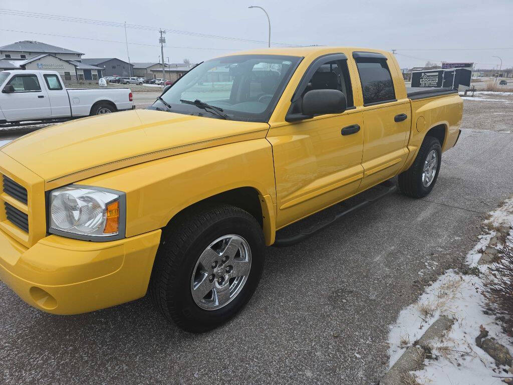 2006 Dodge Dakota 30