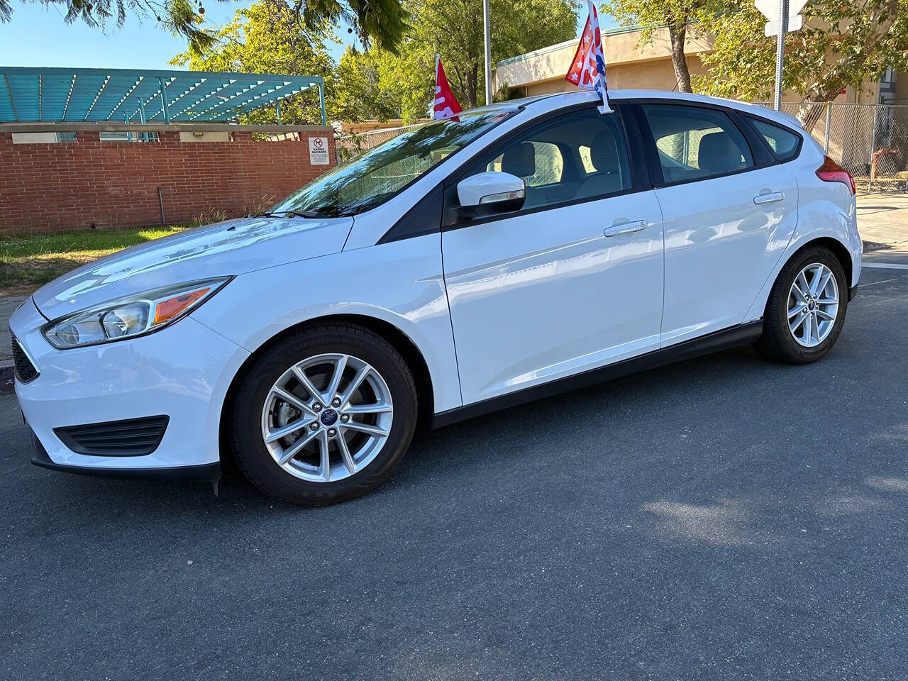 View vehicle photo 7