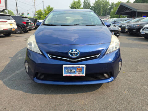 2013 Toyota Prius v Three