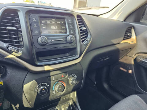 2016 Jeep Cherokee Sport