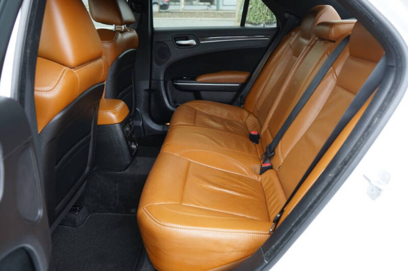 2014 Chrysler 300 SRT8