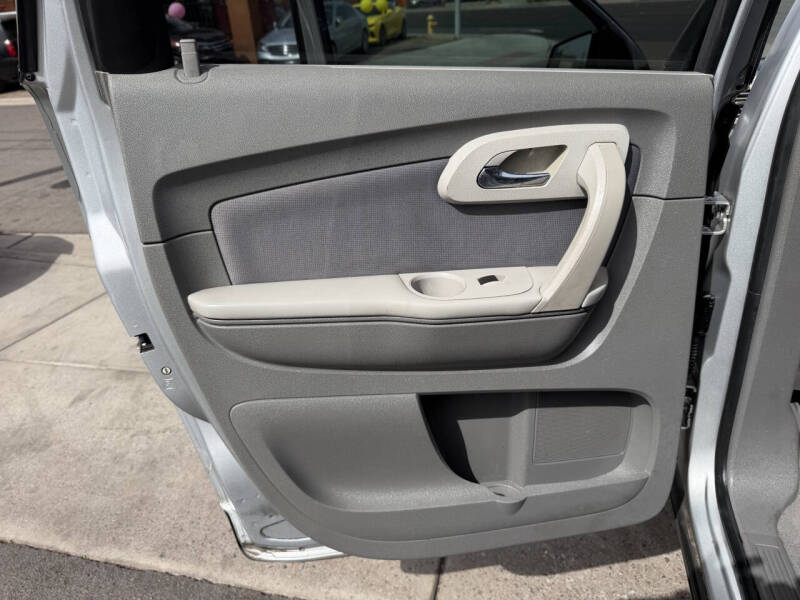 2012 Chevrolet Traverse LS
