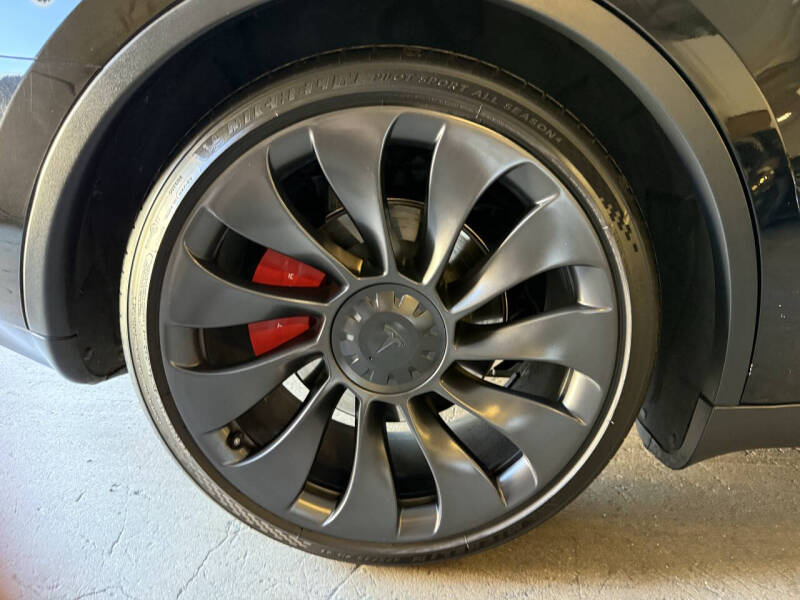 2023 Tesla Model Y Performance