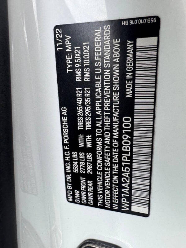 2023 Porsche Macan T