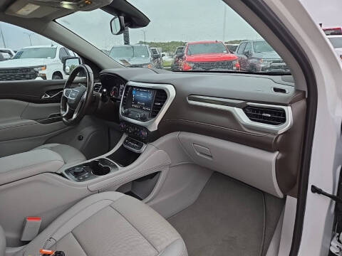 2022 GMC Acadia SLT