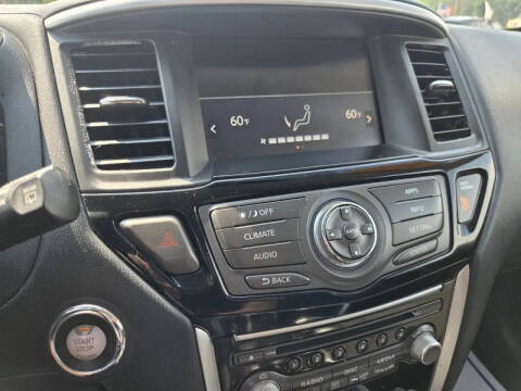 2020 Nissan Pathfinder SV