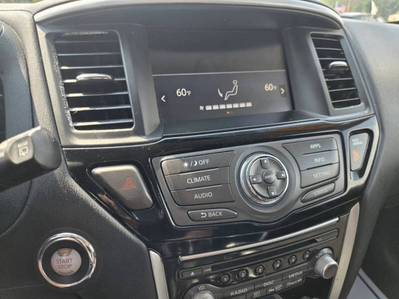 2020 Nissan Pathfinder SV