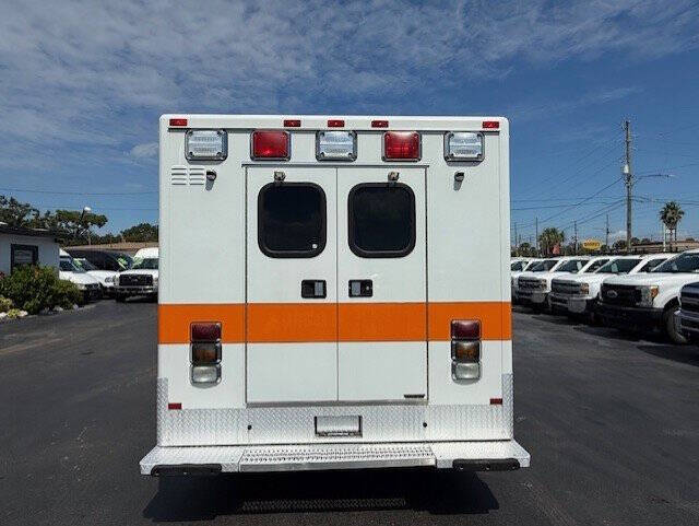 2002 Ford E-Series E-450 SD