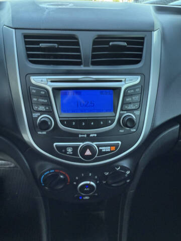 2013 Hyundai Accent GS