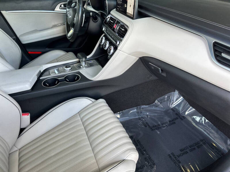 2023 Genesis G70