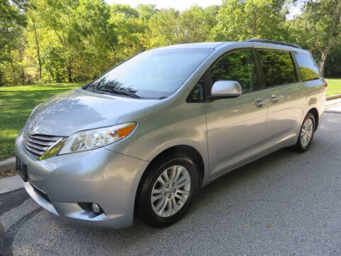 2017 Toyota Sienna XLE 8-Passenger