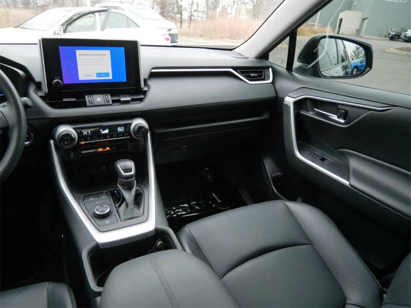 2024 Toyota RAV4 Hybrid XLE Premium