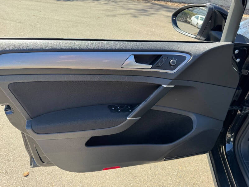 2016 Volkswagen e-Golf SE