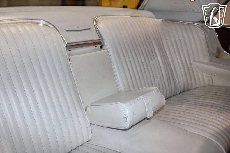 1964 Ford Thunderbird