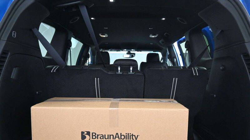 2026 Chrysler Pacifica Select