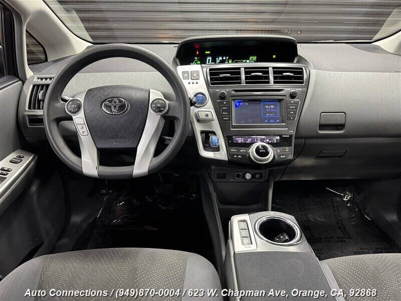 2014 Toyota Prius v Two
