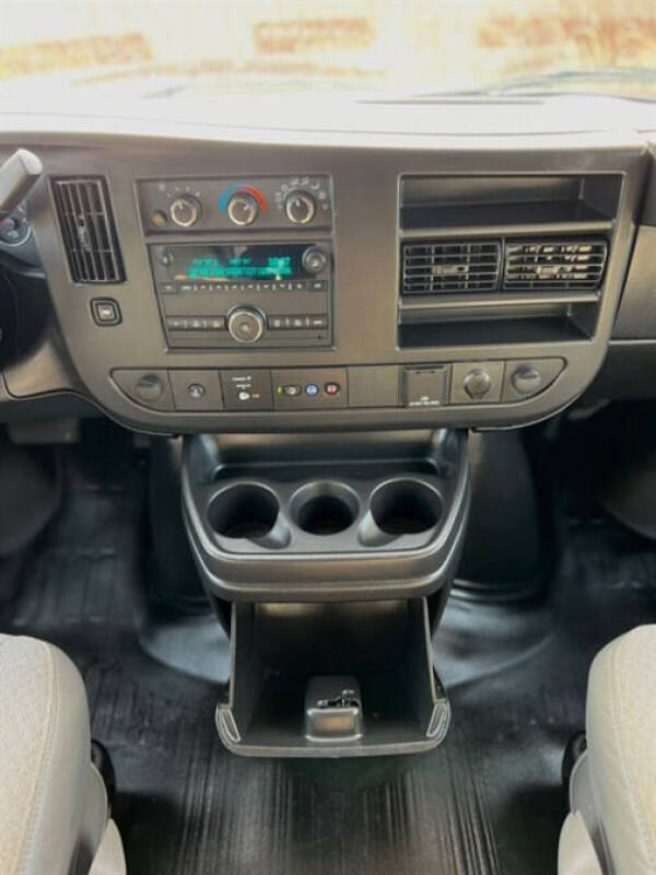 2023 GMC Savana 2500