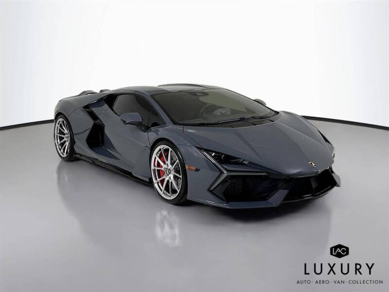 2024 Lamborghini Revuelto