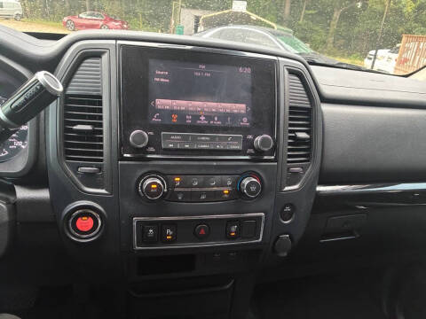 2023 Nissan Titan SV