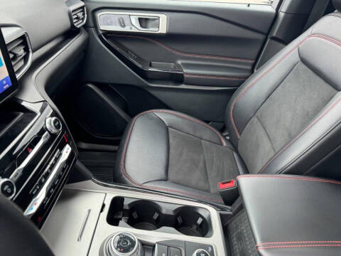 2024 Ford Explorer ST-Line