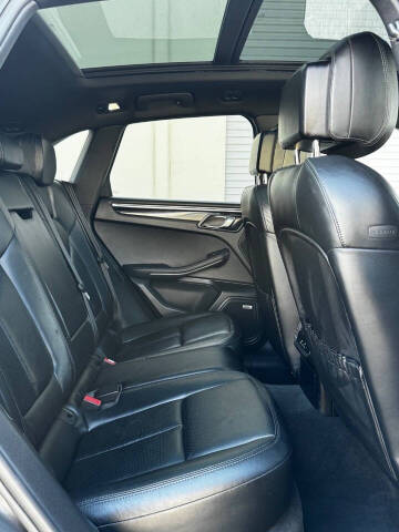 2015 Porsche Macan S