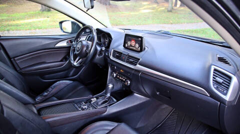 2017 Mazda MAZDA3 Touring