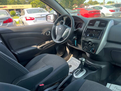 2015 Nissan Versa 1.6 SV