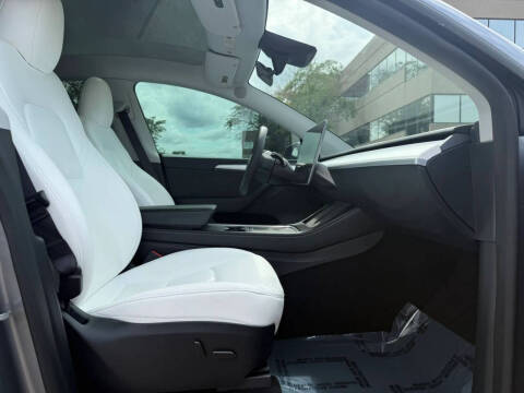 2025 Tesla Model Y Performance