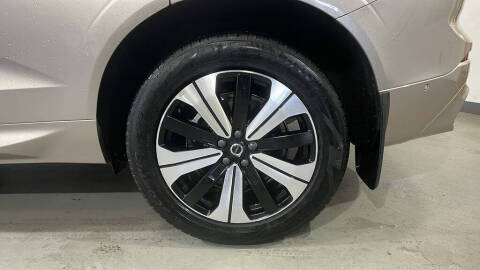 2025 Volvo XC60 T8 Plus Dark Theme