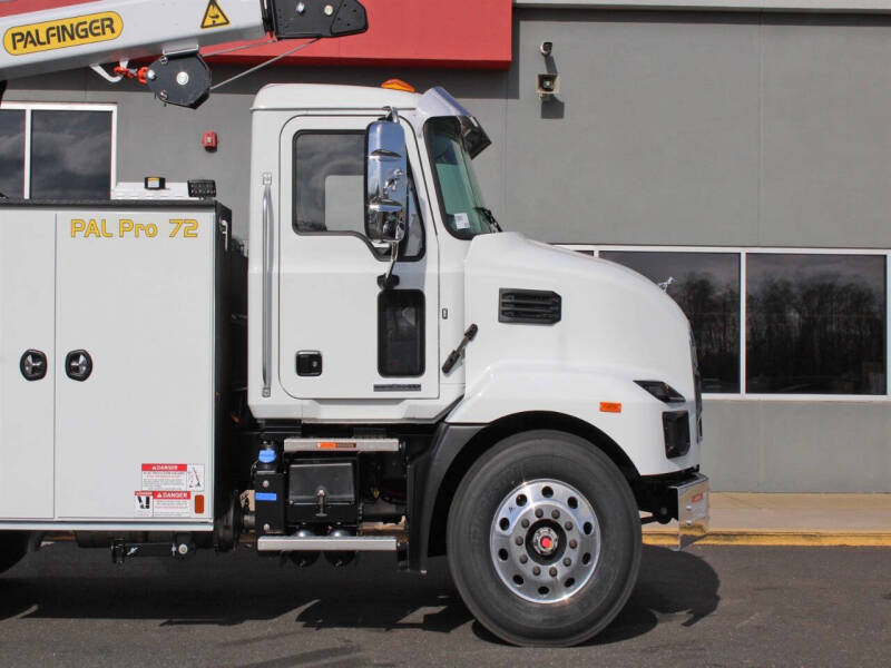 2025 Mack MD6