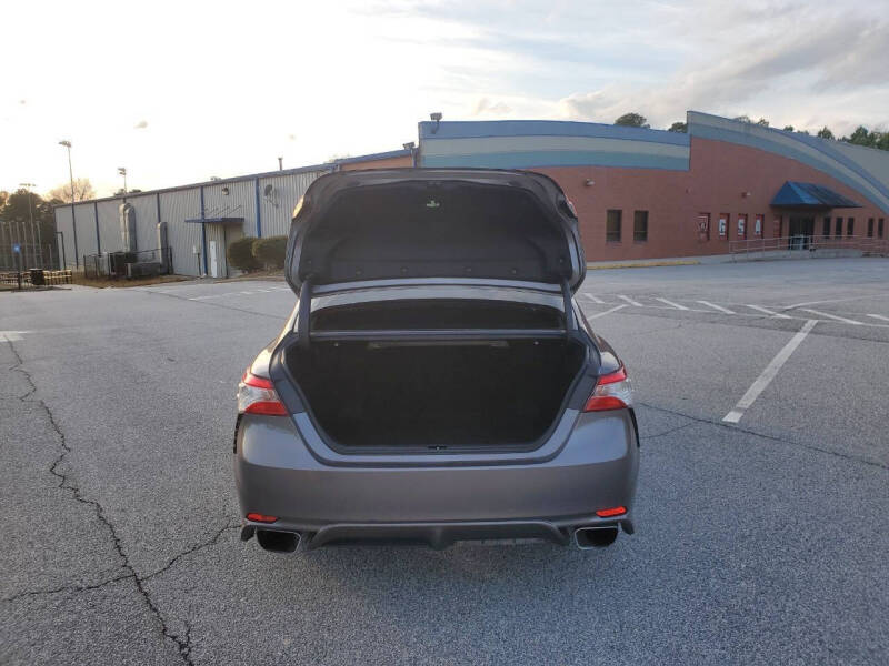 2020 Toyota Camry SE