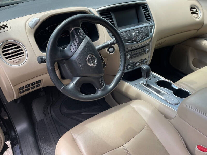 2017 Nissan Pathfinder SL