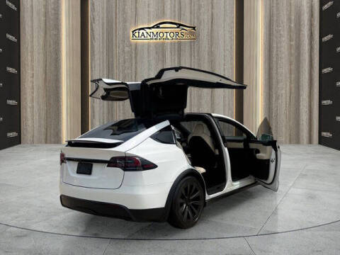 2023 Tesla Model X Standard Range