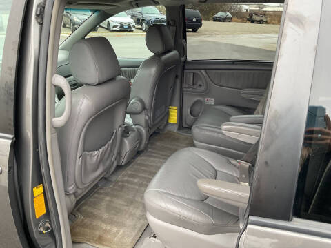 2004 Toyota Sienna XLE 7 Passenger