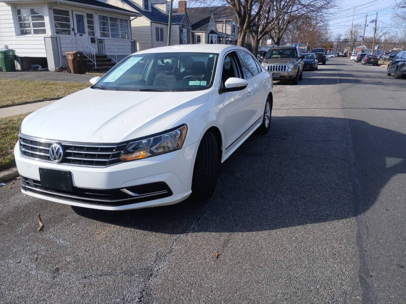 2016 Volkswagen Passat TDI S R-Line photo 2