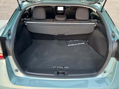 2021 Toyota Prius LE