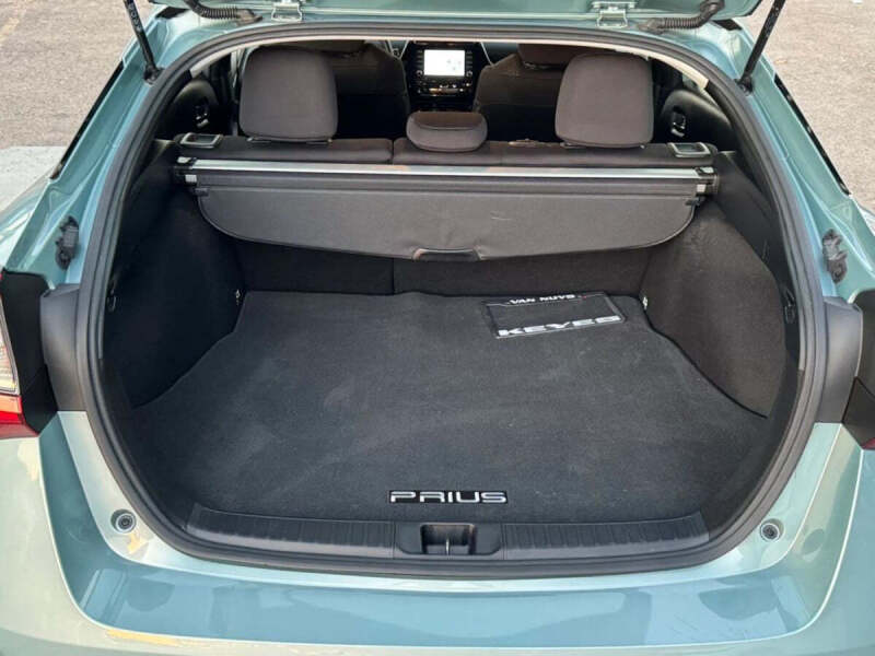 2021 Toyota Prius LE
