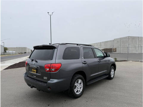 2014 Toyota Sequoia SR5