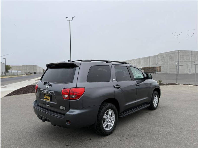 2014 Toyota Sequoia SR5