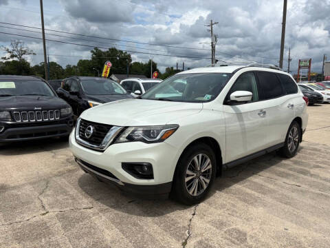 2017 Nissan Pathfinder SL